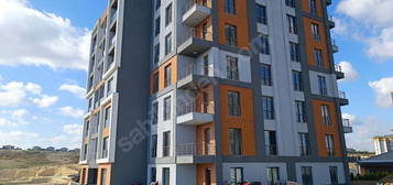 BAHÇEŞEHİR MABEYN PROJESİNDE KISA KATLI SIFIR 4+1 SATILIK DAİRE