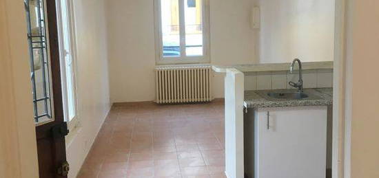 Ensemble de 3 maisonnettes sur parcelle de 220 m2