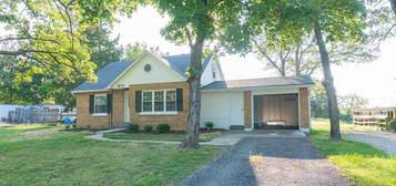 871 S  Summit Dr, Holts summit, MO 65043