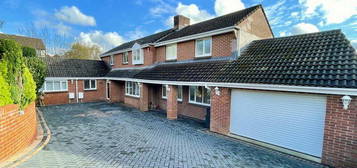 5 bedroom detached house for sale