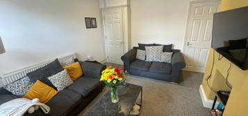 4 bed terraced house to rent