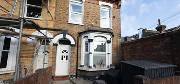 4 bedroom end of terrace house for sale