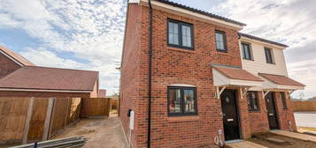 2 bedroom semi-detached house for sale