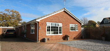 Bungalow for sale in Oak Road, New Milton, Hampshire BH25