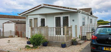 2 bed mobile/park home for sale