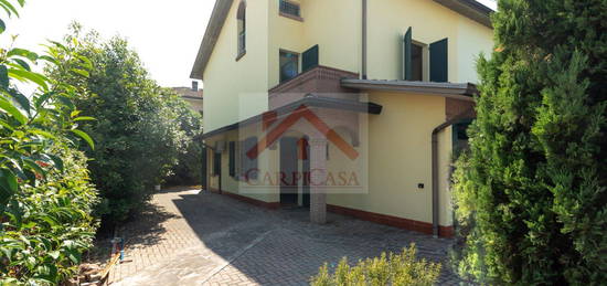 Villa bifamiliare, ottimo stato, 200 m², Rovereto, Novi di Modena