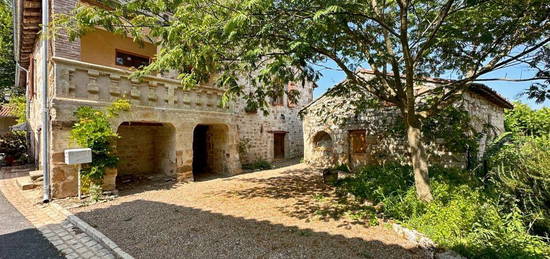 Maison  à louer, 3 pièces, 2 chambres, 103 m²