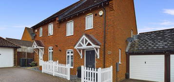 3 bed semi-detached house for sale