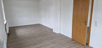 2 Zimmer-Wohnung mit Balkon zu vermieten