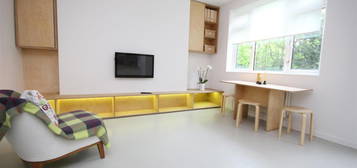 Room to rent in Cleland House, Sewardstone Road, Victoria Park E2