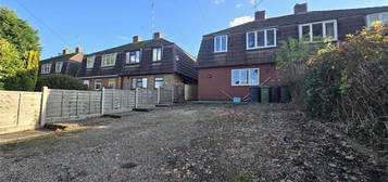 3 bed semi-detached house for sale