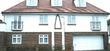 Flat to rent in Jasmine Court, Whitehouse Avenue, Borehamwood WD6