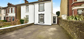 2 bed terraced house for sale