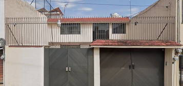 Vendo Casa En Cerro Gordo, Colonia Campestre Churubusco, Coyoacán  