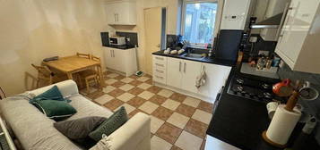 Terraced house to rent in Portswood Road, Southampton SO17