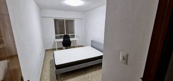 Habitación en Piso de Estudiantes en Alcoy