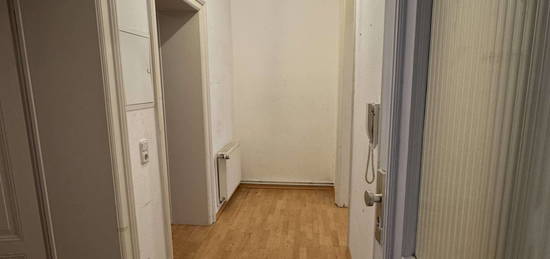 Gut gelegene 1 Zimmer-Wohnung, Küche und Bad in Wiesbaden