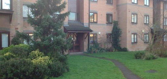 Flat to rent in Minster Court, Edge Hill, Liverpool L7