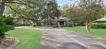 100 Bayou Dr, Beaumont, TX 77705