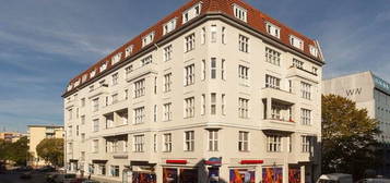 Top gepflegte Dachgeschoss-Wohnung nahe Schloss-Charlottenburg