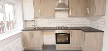 Flat to rent in High Street, Keynsham, Bristol BS31