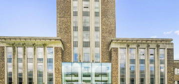 Flat for sale in Great West Road, Brentford TW8