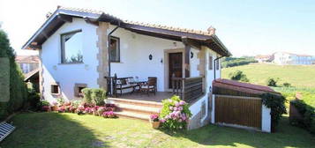 Chalet en Almogía