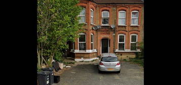 2 bed flat to rent