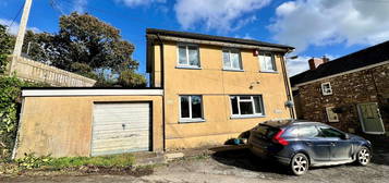 4 bed detached house for sale