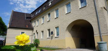 Charmante 2-Zimmer-Wohnung im Altbau - in Hecklingen