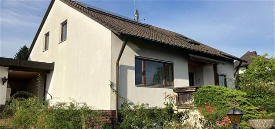 Geräumiges und gepflegtes 7-Zimmer-Zweifamilienhaus mit Einbauküchen in Leinburg