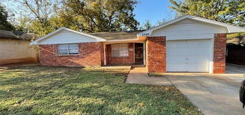 3504 Overland Dr, Del City, OK 73115