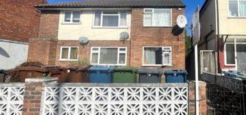 Flat to rent in Locket Road, Harrow, Middlesex HA3