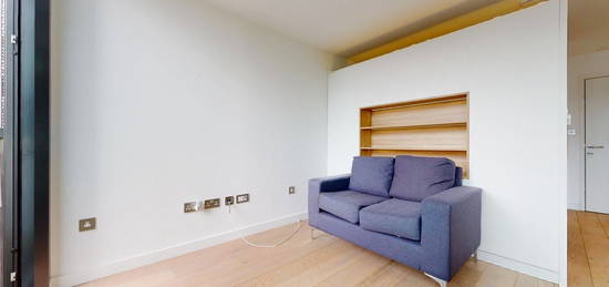 Studio to rent in Highgate Hill, London N19