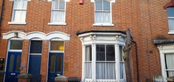 4 bedroom terraced house to rent