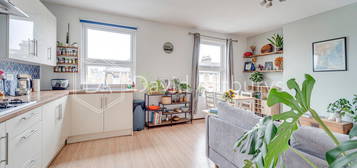 Flat to rent in Florence Road, Finsbury Park N4