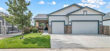 1033 S Traildust Dr, Milliken, CO 80543