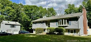 23 Knollwood Trl, Coventry, CT 06238