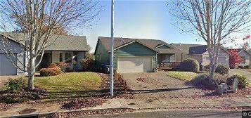 1718 Salmon River St NW, Salem, OR 97304