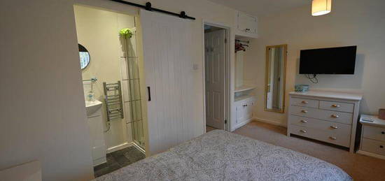 2 bedroom semi-detached house