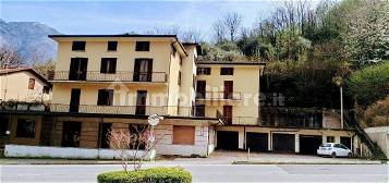 Casa colonica via Cristoforo Colombo 61, Centro, Darfo Boario Terme