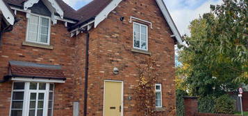 Flat to rent in Bottle Cottages, Metchley Lane, Harborne. B17