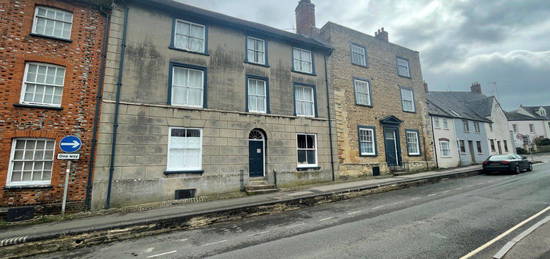 Flat to rent in Marlborough Street, Faringdon, Oxfordshire SN7