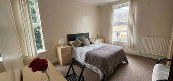 9 bed shared accommodation to rent