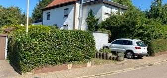 *** Freistehendes 1-2 Fam.Haus mit Garten ***