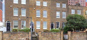 Flat for sale in Wandsworth Road, London SW8