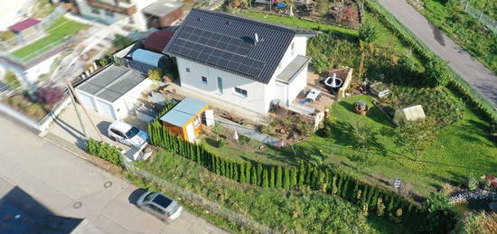 Neuwertiges Energiesparhaus in Top Lage - Traumgarten inclusive !