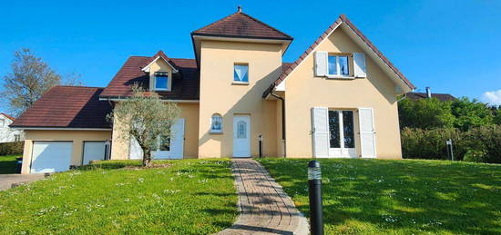 Villa 8 pièces 200 m²