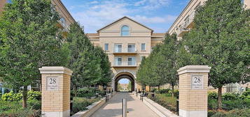 28 Prince Regent St #208, Markham, ON L6C 0V5