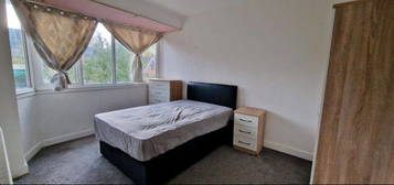 Room to rent in Haddon Avenue, Leeds LS4